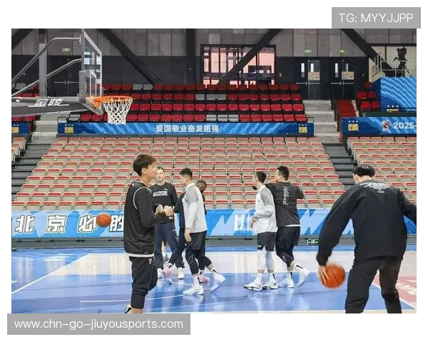 北京首钢迎赵睿训练 球迷期待值攀升，首钢赵炬