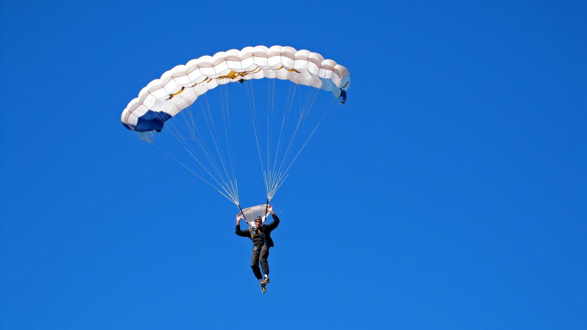 九游下载官网-乍得运动员在国际比赛中崭露头角，乍得运动员在国际比赛中崭露头角的是谁